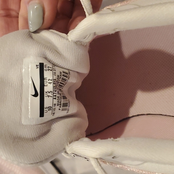 NIKE Quest Women's Running Shoes.  Size 10 - Picture 3 of 6